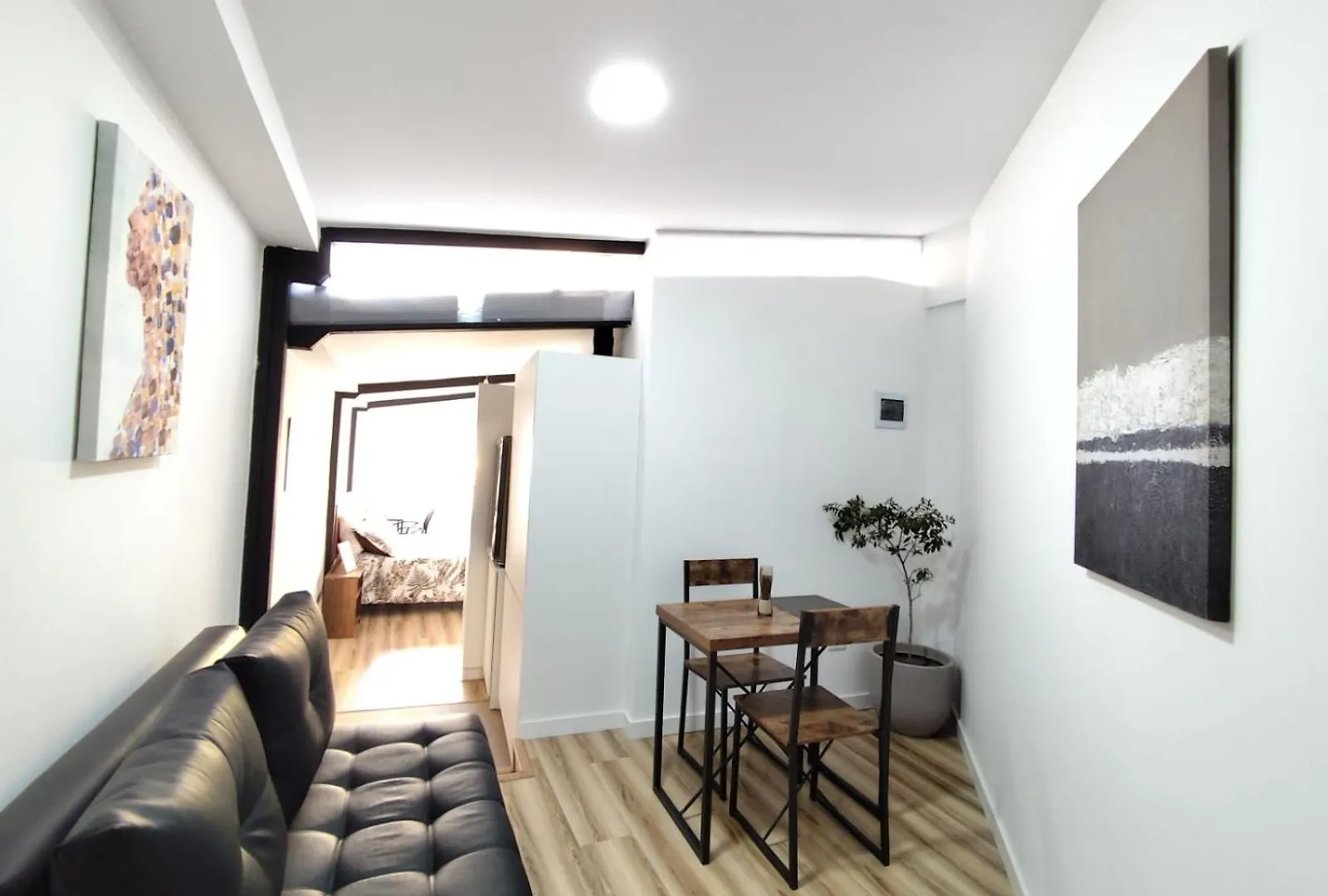 Suites & Estudios Inglaterra II Quito Ecuador